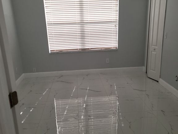 4th image of 18405 Kentisbury Ct