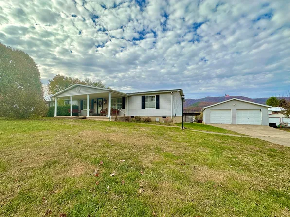 2708 Auburn St, Low Moor, VA 24457