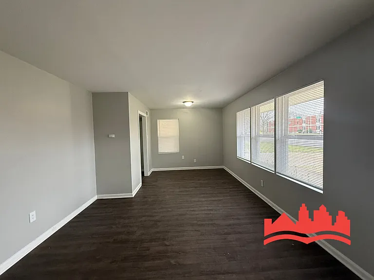 1456 E Raines Rd — Photo 5