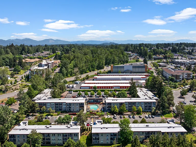 The Aviator Apartments — Photo 41
