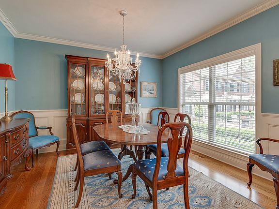 4th image of 117 Brilliantine Cir