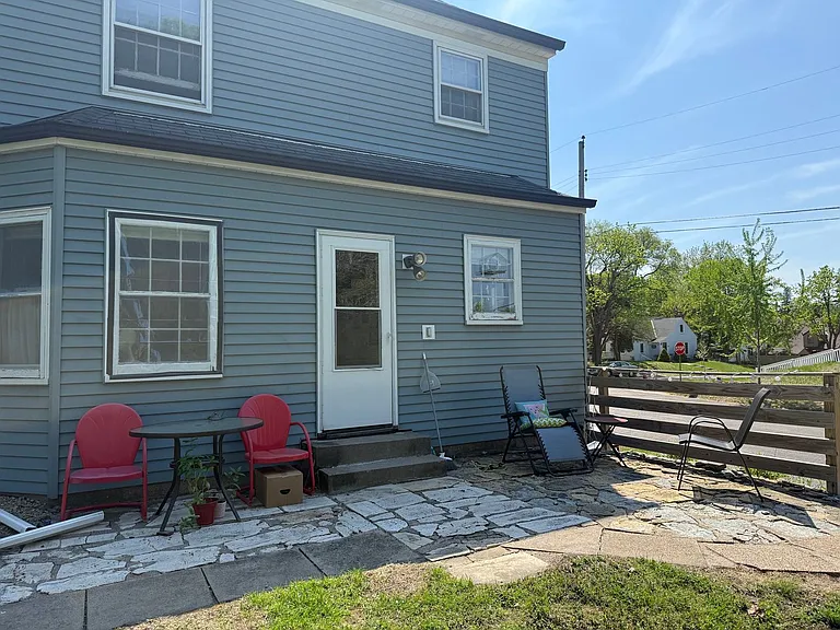 31 Winona Street W — Photo 11