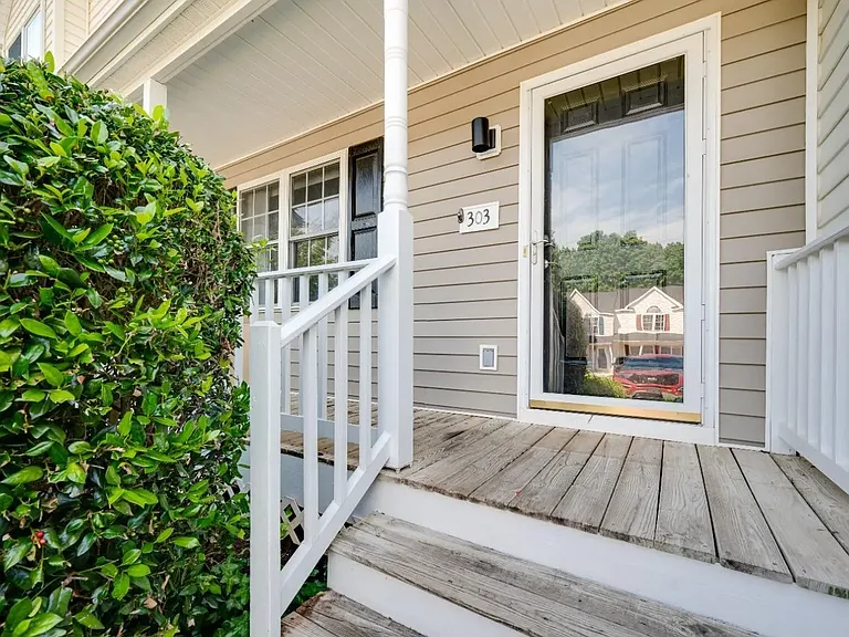 303 Barrington Way #303 — Photo 3
