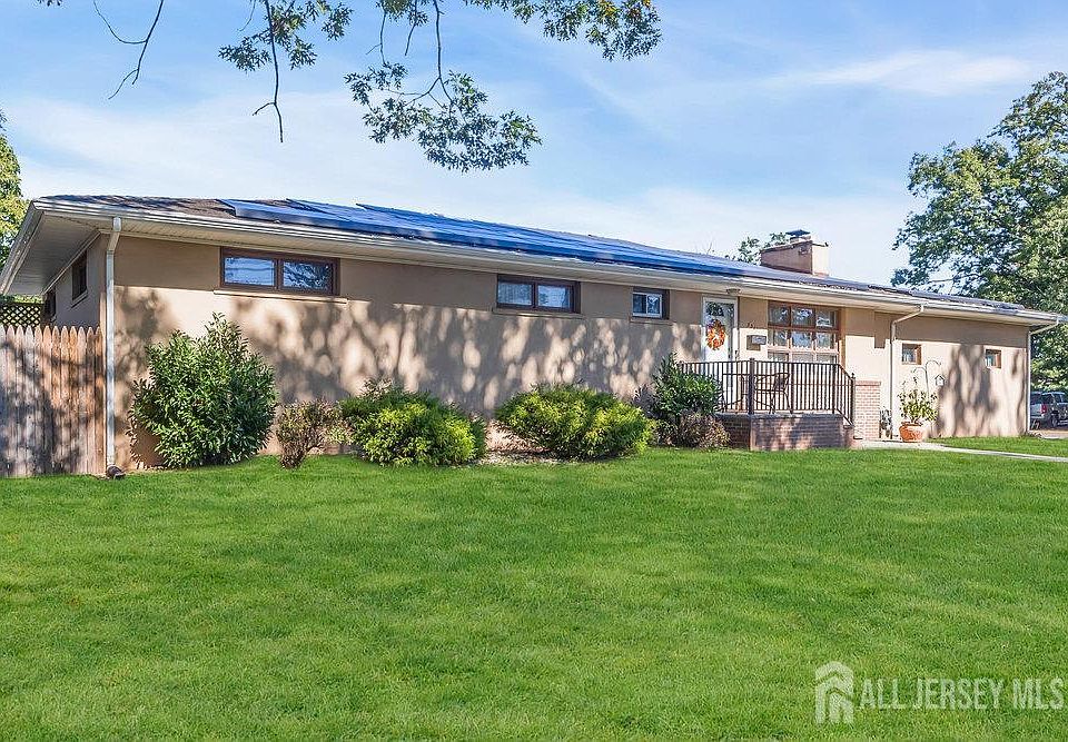 1st image of 531 Chestnut St