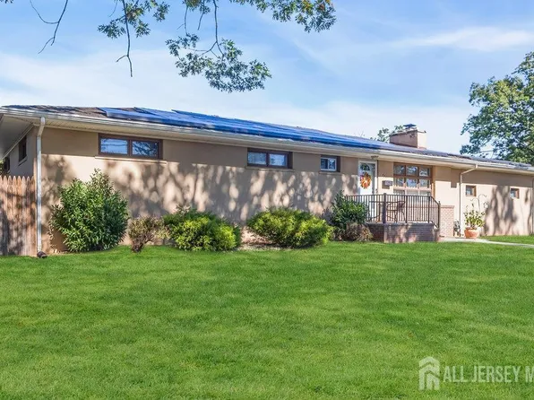 531 Chestnut St, Middlesex, NJ 08846