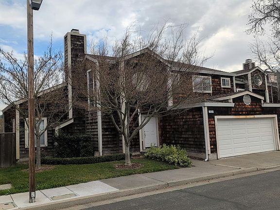 3rd image of 2633 Spring Oaks Dr