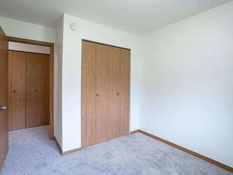 Grand Forks, ND Columbia West Apartments | 3175A | Bedroom
