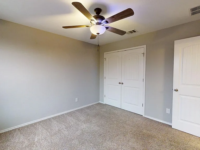 2915 Thunder Gulch — Photo 36