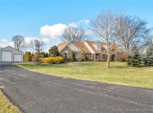 6051 Longview Dr, Floyds Knobs, IN 47119