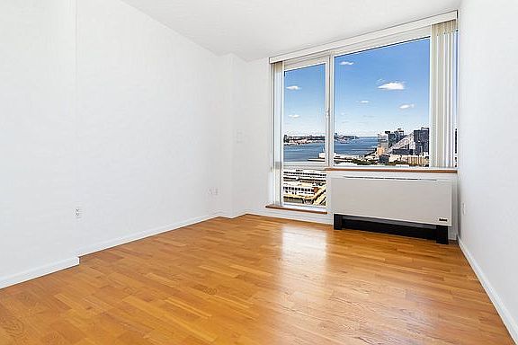 5th image of 635 W 42nd St APT 35E