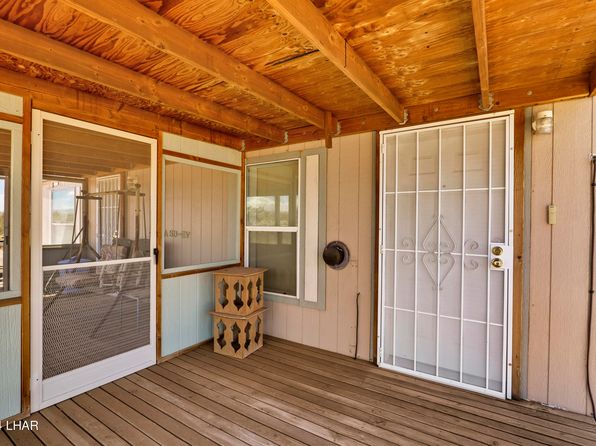 6705 E Red Barrel Rd, Yucca, AZ 86438