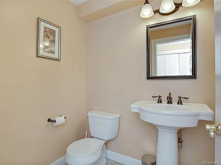 11 Richards Ave — Photo 13
