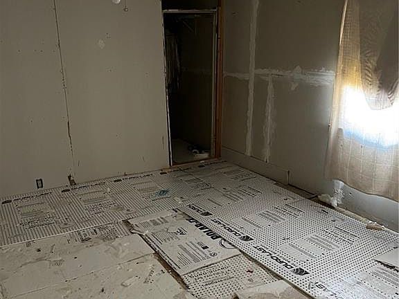 4th image of 3106 Greeley Ave