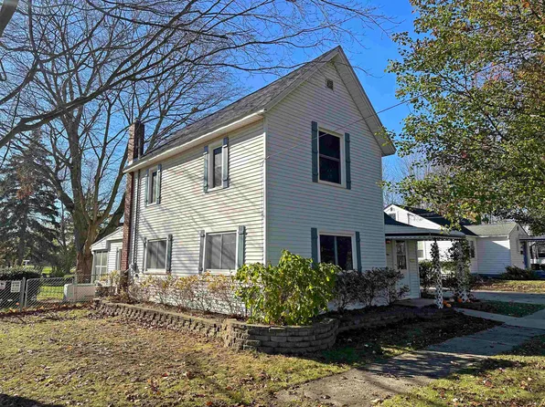 416 Center St, Chesaning, MI 48616