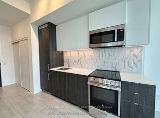 500 Dupont St #709, Toronto, ON M6G 1Y7