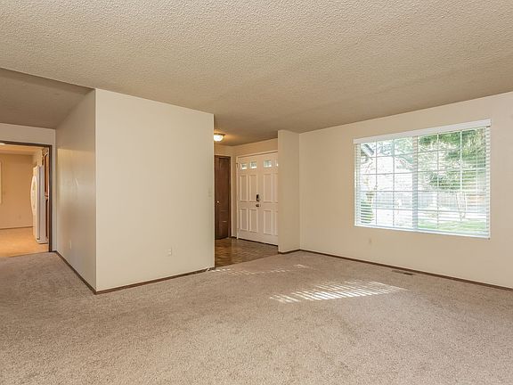 3rd image of 10710 38th Ave NE