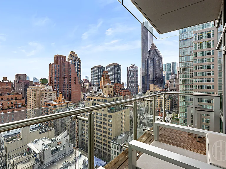 310 E 53rd St #16C — Photo 16