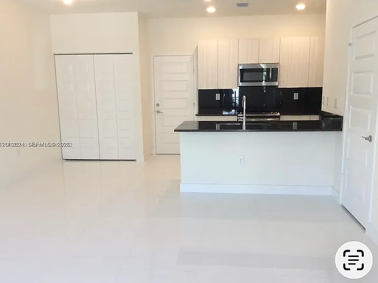 4286 NW 83rd Ave #42 — Photo 3