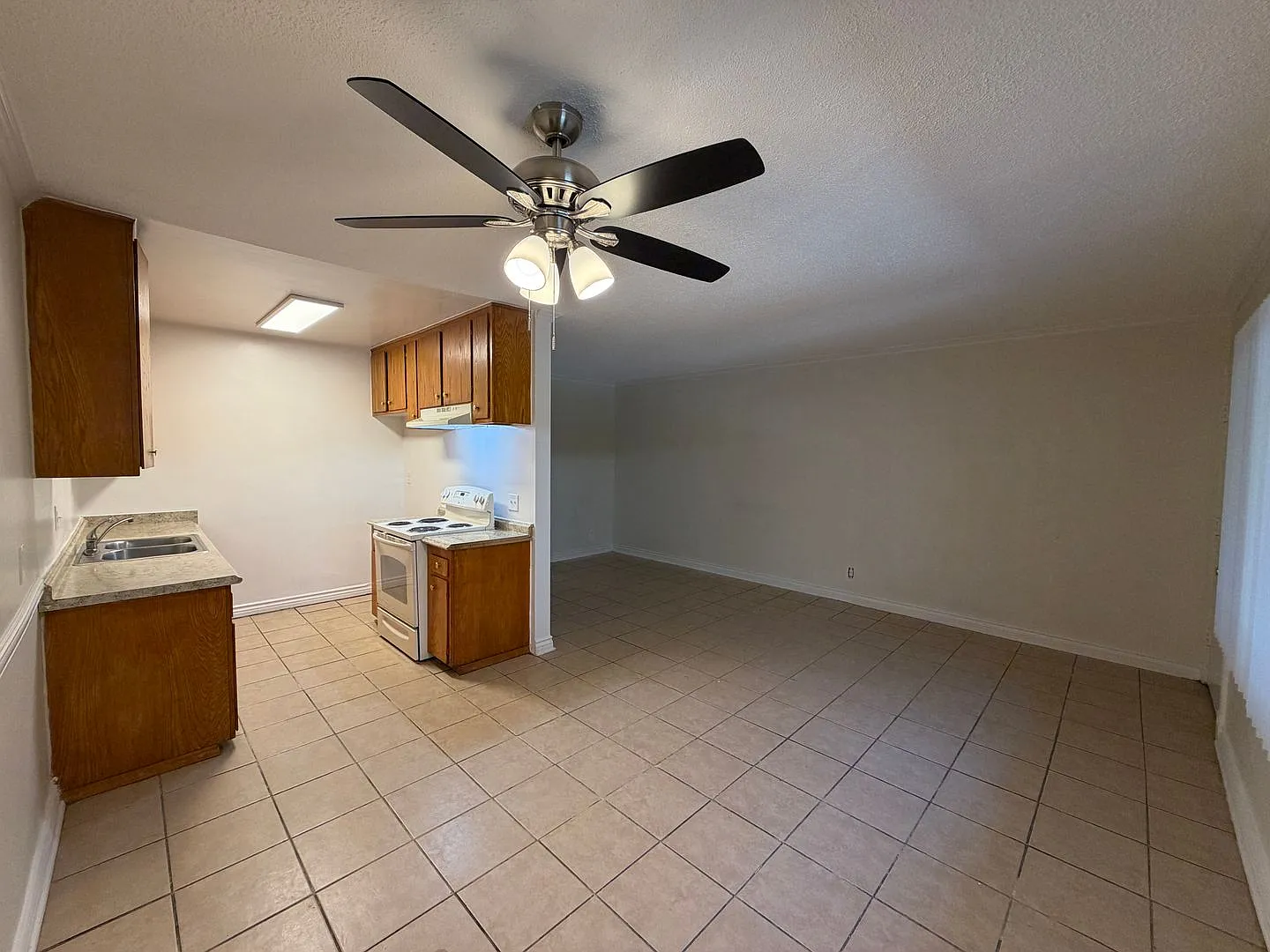769 Gardenia — Photo 4