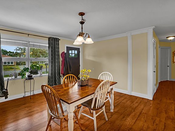 2nd image of 395 Coovert St