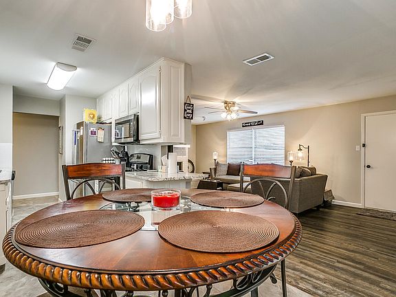 5th image of 512 Stallion Ln