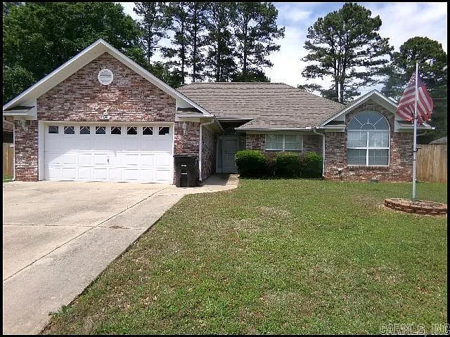 1024 Colonial Dr — Photo 2