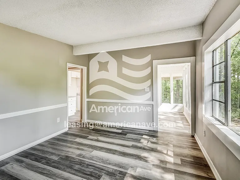 1430197_005_living_room_13719317.jpg