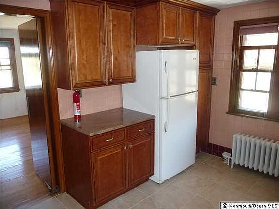 3rd image of 122 Beachway Ave
