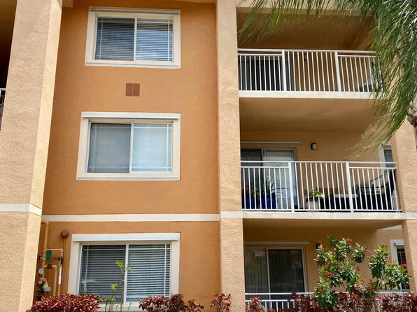 251 SW Palm Drive Drive Apt 105, Port St Lucie, FL 34986