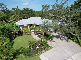 9850 Oak Trl, Micco, FL 32976