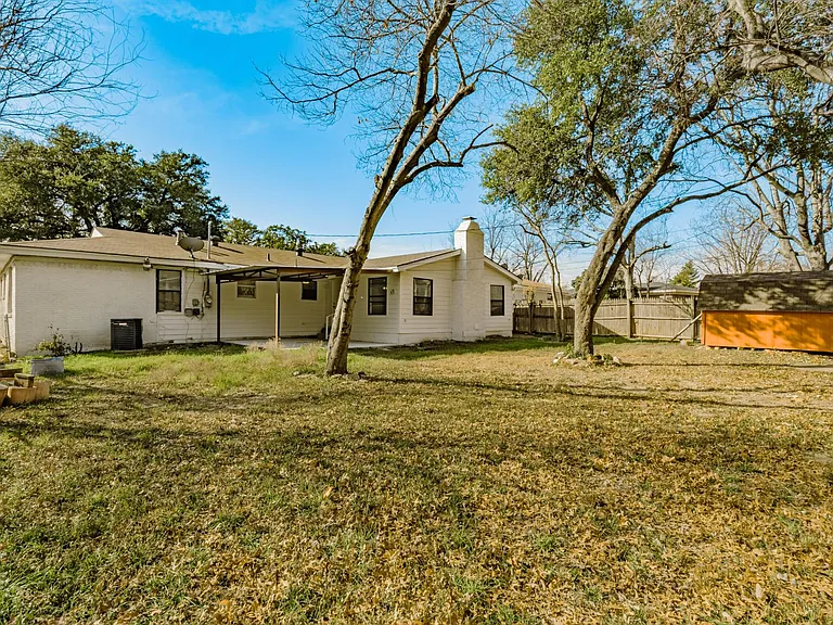 5821 Circular Dr — Photo 23