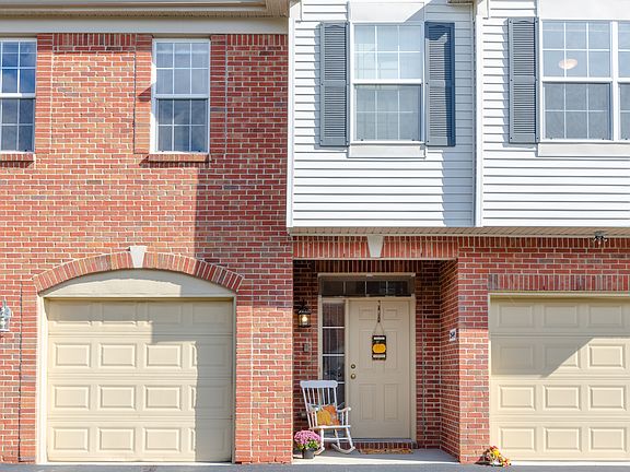 2nd image of 23449 Williamsburg Cir