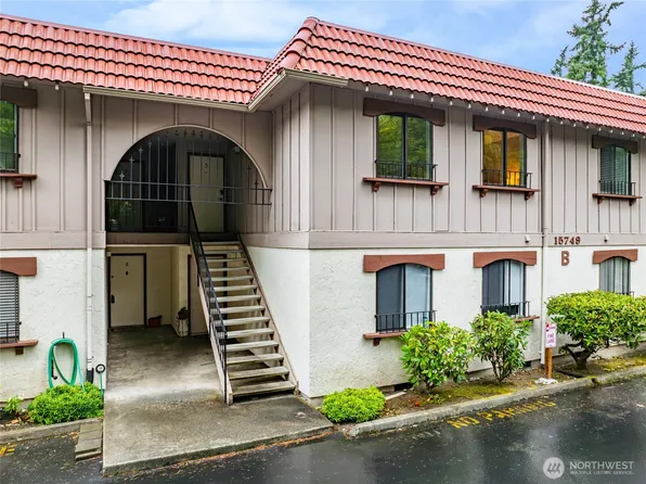 15749 NE 18th Street #B5, Bellevue, WA 98008
