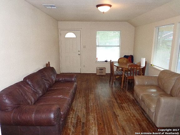 5th image of 637 San Antonio St