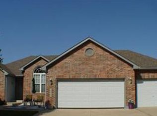 3220 S Arrowhead Dr, Independence, MO 64057