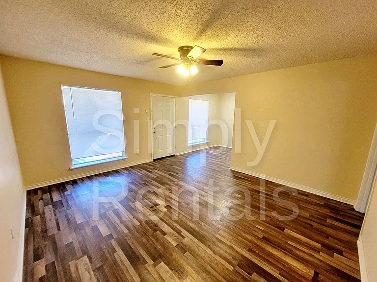 202 Park Cir — Photo 15