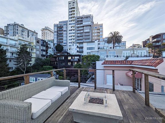4th image of 1025 Lombard St APT 2