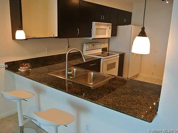 2nd image of 1200 Brickell Bay Dr #40
