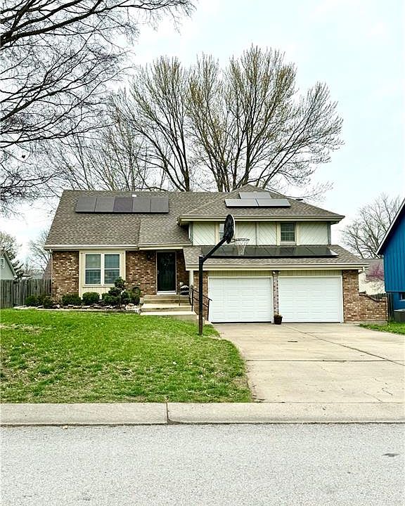 1st image of 921 NW Woodlynne Dr