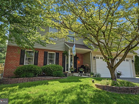 2nd image of 276 Hampton Dr