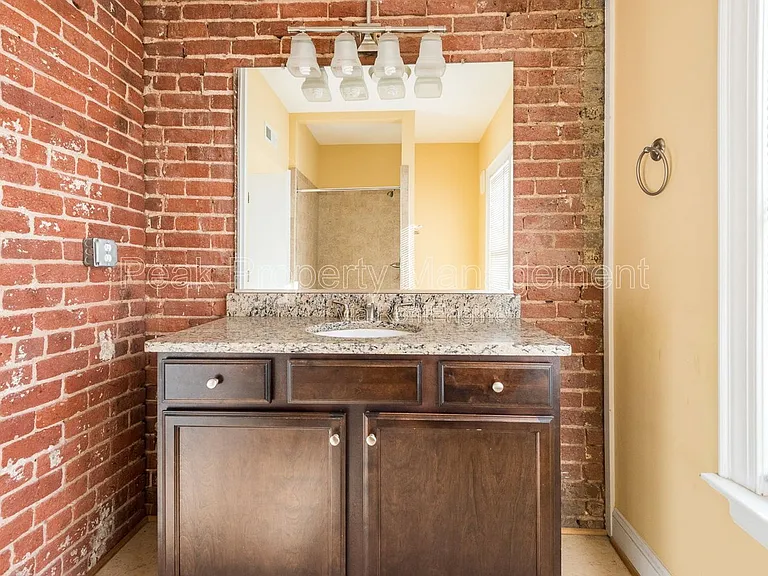 215 E Grace St #301 — Photo 12
