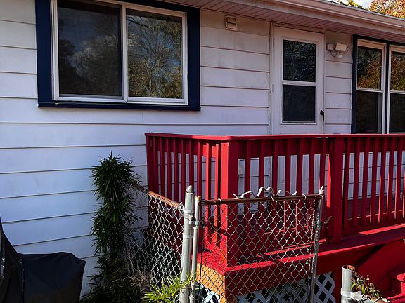Side entrance to unit.