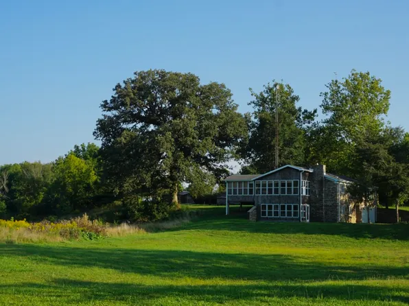 4416 E 14th Rd, Earlville, IL 60518