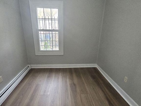 2nd image of 161 Rosette St #B1