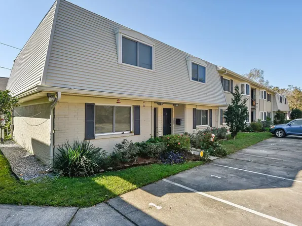 718 Dunbar Ave #2B, Bay Saint Louis, MS 39520