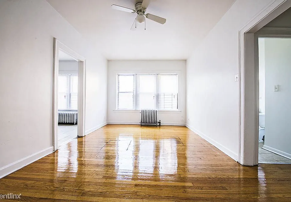 7929 S State St Apartments Chicago Living Room_02