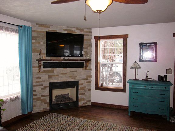 Gas fireplace in Greatroom