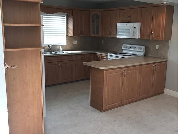 3rd image of 10241 NW 35th St #3