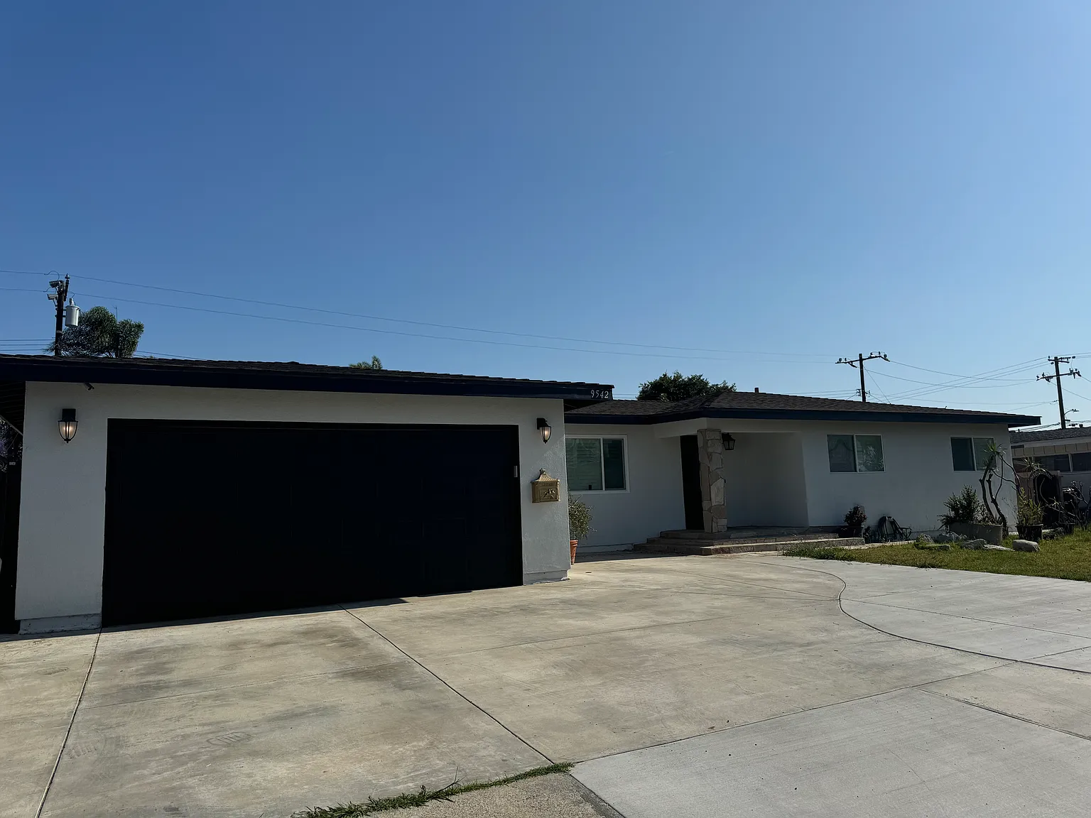 4 bed, 2038 sqft, $700 — Photo 1