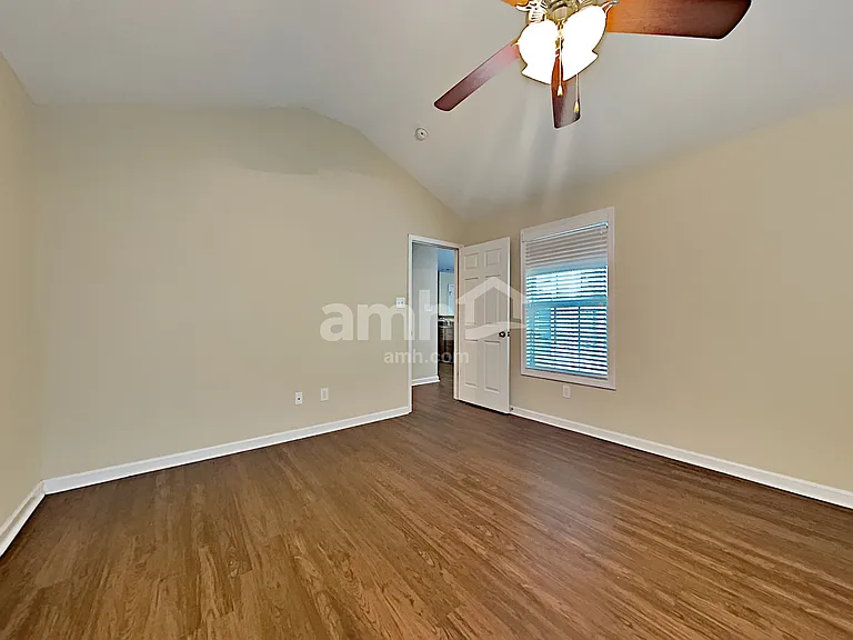 3201 Gaslight Ln — Photo 9